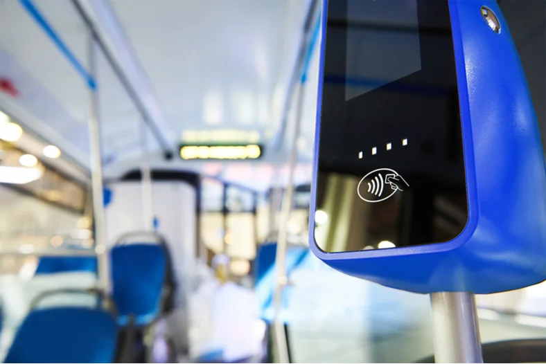 validator-on-bus-2@2x